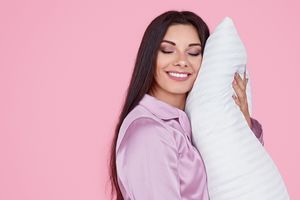 Sfaturi pentru somn și &icirc;ngrijire după &icirc;ndreptarea părului cu keratină